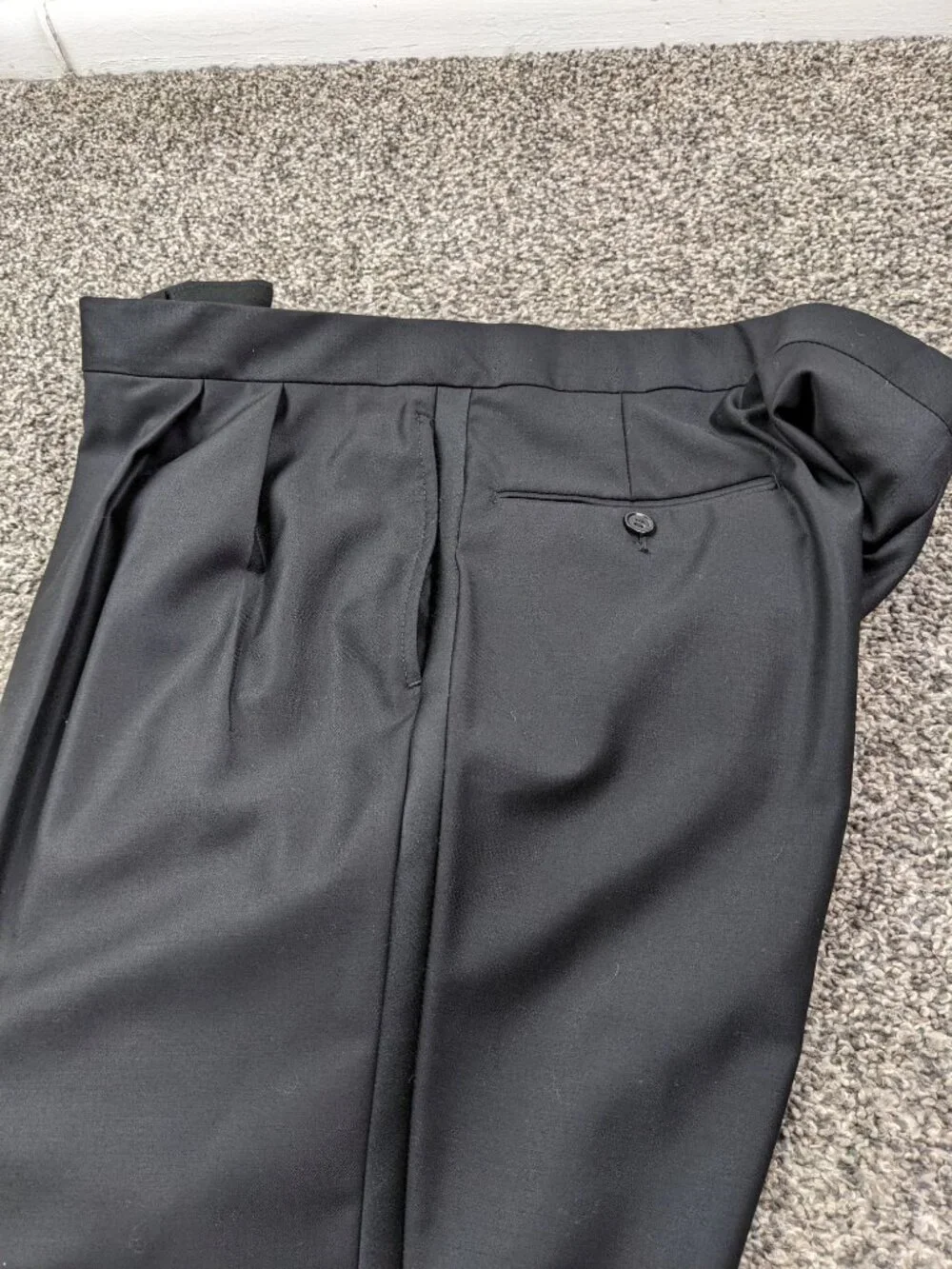 Jos A Bank 48L Tuxedo 2 PC Suit Wool Signature Collection Peak Lapel Black 42x32